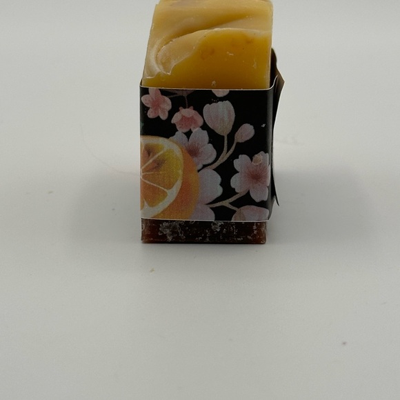“Love, Jenny Leigh” Citrus Blend Glowing Luxury Artisan Soap - Picture 3 of 5